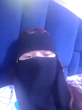 Snapshot of _Douna_-_ chatting on 12, 10, 2025 Douna - online show from 12, 10, 2025