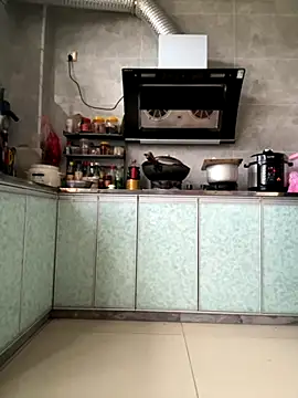 Liqinqin online show from 13, 10, 2025