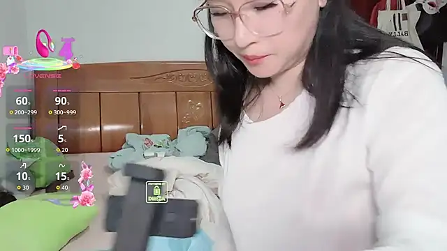 Liqinqin online show from 8, 9, 2025