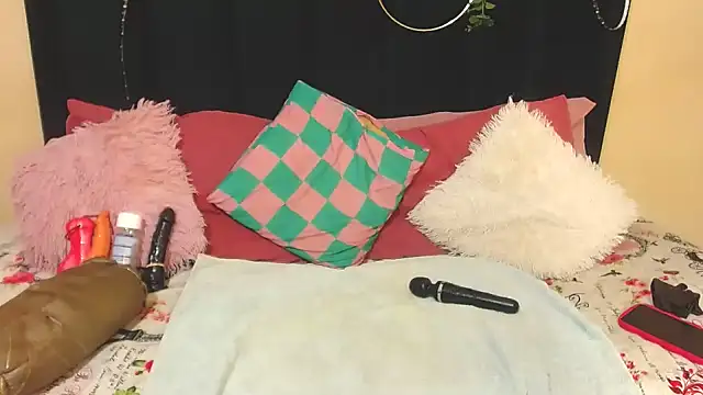 AmazingDarkDoll online show from 15, 12, 2025