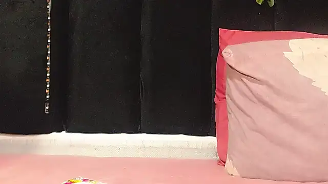 AmazingDarkDoll online show from 20, 11, 2025