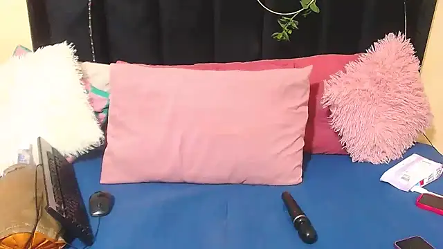 AmazingDarkDoll online show from 2, 12, 2025