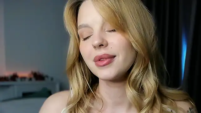 LilyFlamee online show from 7, 1, 2026