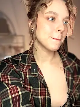 LilyFlamee online show from 16, 10, 2025