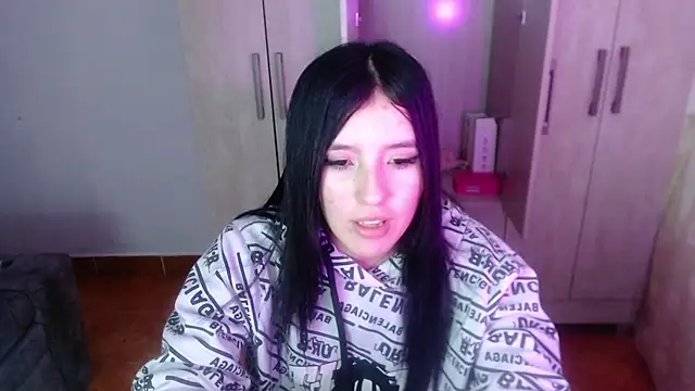 Velvet 28 online show from 16, 11, 2025