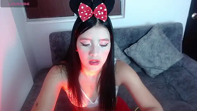 Velvet 28 online show from 8, 10, 2025