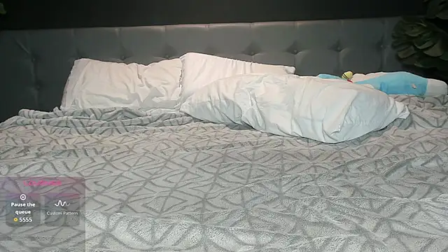 angelacuutie online show from 19, 10, 2025