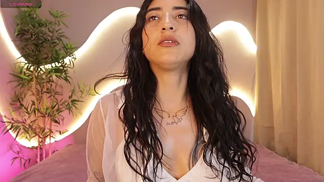 Emma and Issac online show from 20, 4, 2026