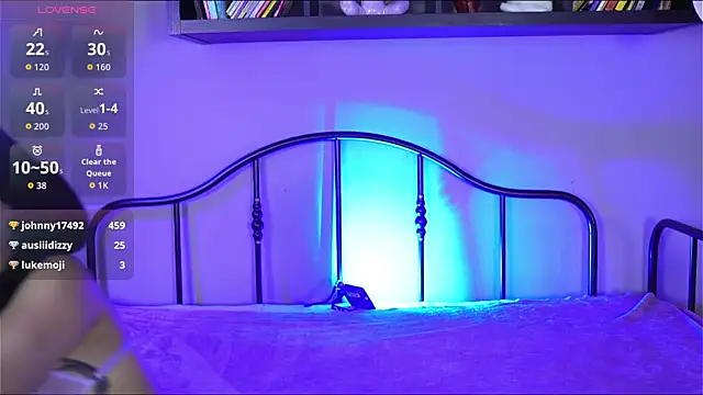 Emma and Issac online show from 1, 10, 2025