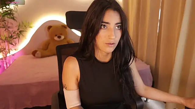 Emma and Issac online show from 17, 4, 2026