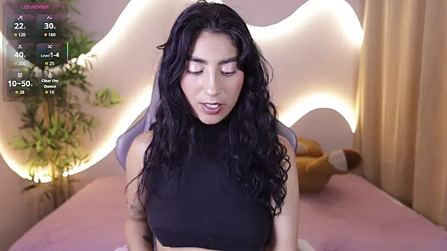 Emma and Issac online show from 23, 12, 2025