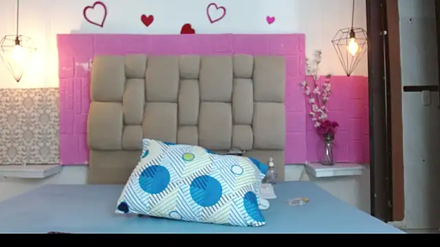 Damary Leon online show from 17, 12, 2025