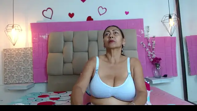 Damary Leon online show from 16, 4, 2026