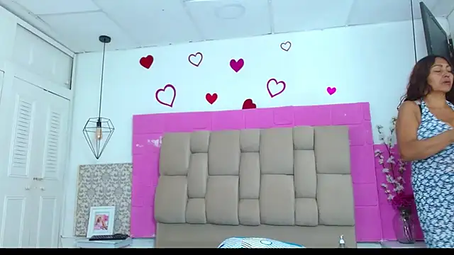 Damary Leon online show from 7, 11, 2025