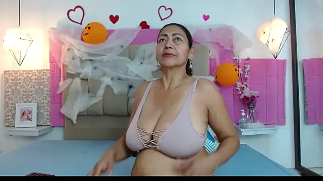 Damary Leon online show from 29, 10, 2025