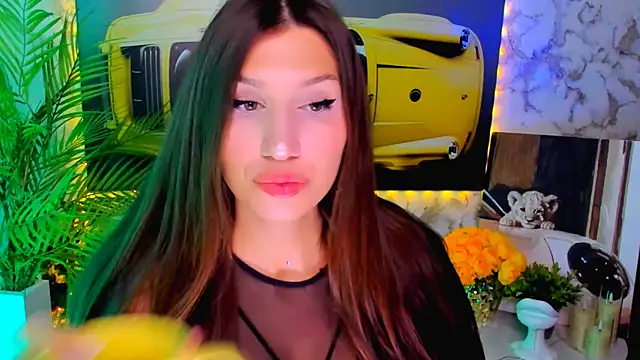 Mollyinyourmind online show from 6, 11, 2025