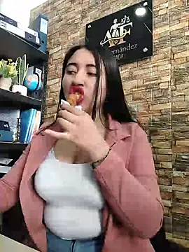 Snapshot of AMATISTA__16 chatting on 31, 7, 2026 AMATISTA 16 online show from 31, 7, 2026