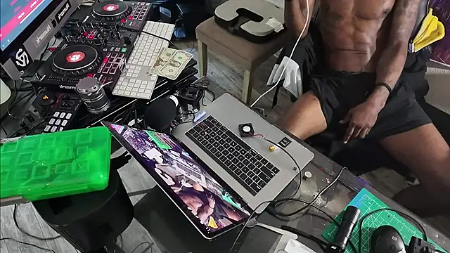 Triggerhappycj100 online show from 7, 5, 2026