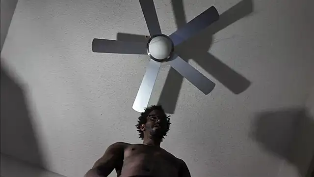 Triggerhappycj100 online show from 17, 4, 2026