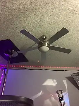 Triggerhappycj100 online show from 10, 3, 2026