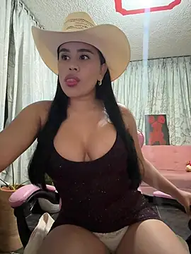 Snapshot of laure_torres chatting on 25, 5, 2026 laure torres online show from 25, 5, 2026