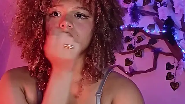 Blondiecurly online show from 18, 2, 2026