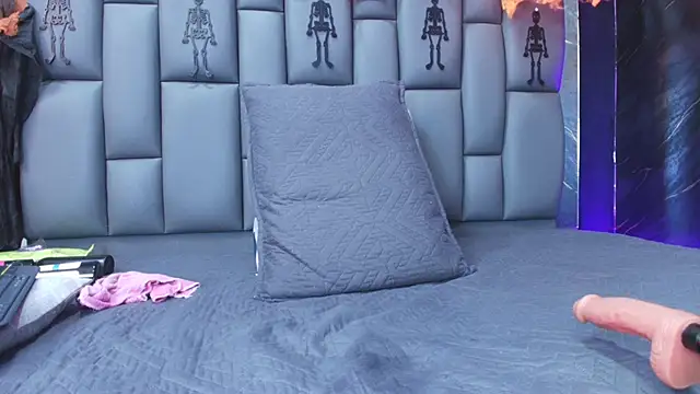 Snapshot of Roxana_gomez chatting on 28, 10, 2025 Roxana gomez online show from 28, 10, 2025