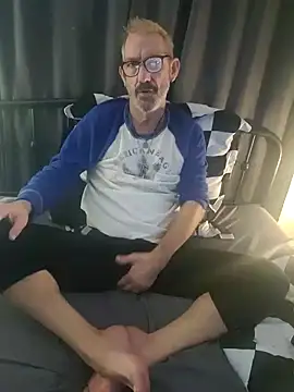 FoxnMouse online show from 6, 11, 2025