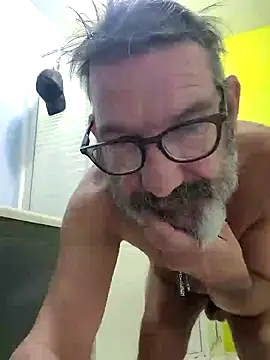 Snapshot of FoxnMouse chatting on 7, 10, 2025 FoxnMouse online show from 7, 10, 2025