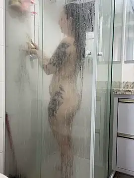 yumi-hot online show from 15, 4, 2026