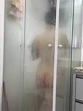 yumi-hot online show from 16, 4, 2026