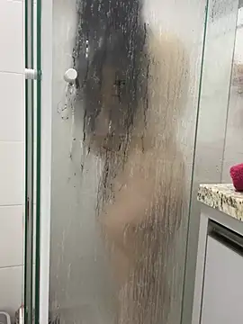 yumi-hot online show from 14, 7, 2026
