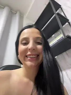 yumi-hot online show from 14, 5, 2026
