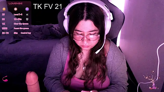 Pink girl0n online show from 16, 12, 2025