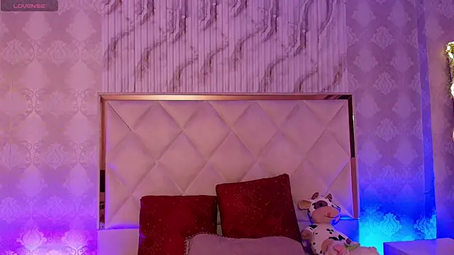 Naomy tay1 online show from 1, 2, 2026