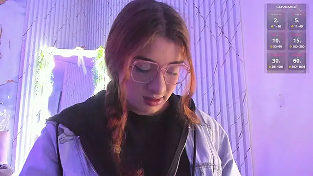 Naomy tay1 online show from 5, 4, 2026