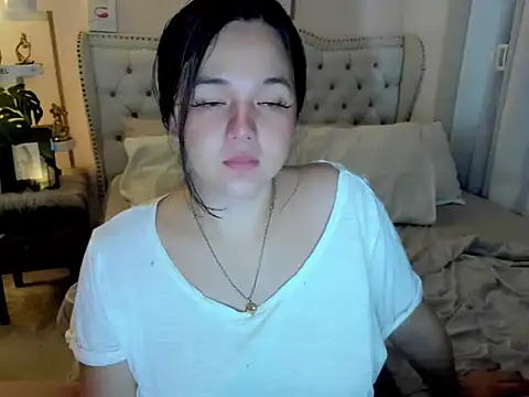 Snapshot of SweetHoney369 chatting on 17, 6, 2026 SweetHoney369 online show from 17, 6, 2026