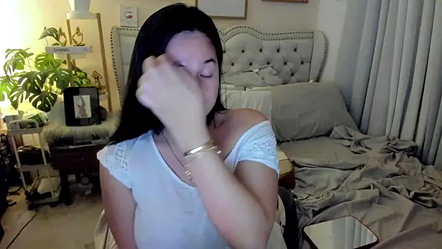 SweetHoney369 online show from 12, 10, 2025