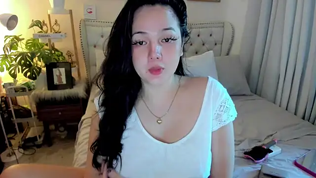 SweetHoney369 online show from 15, 10, 2025