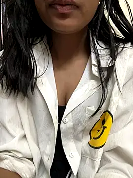 Snapshot of modelnishu chatting on 11, 11, 2025 modelnishu online show from 11, 11, 2025