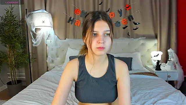 Elle Ellise online show from 30, 10, 2025