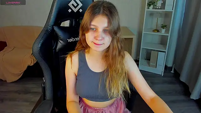 Elle Ellise online show from 8, 11, 2025