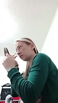 Reina Cummings online show from 23, 12, 2025