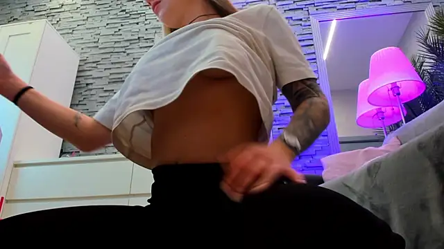 Reina Cummings online show from 20, 4, 2026