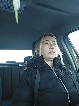 Reina Cummings online show from 3, 2, 2026