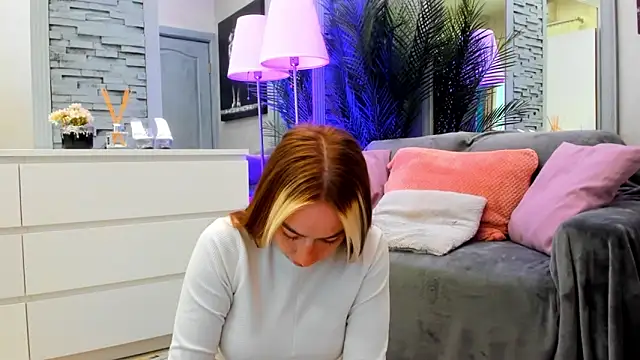 Reina Cummings online show from 30, 4, 2026
