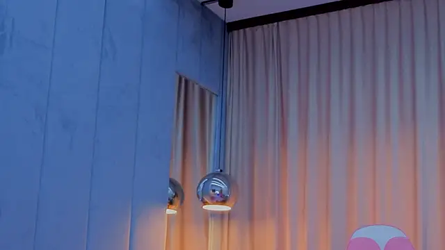 Reina Cummings online show from 13, 11, 2025