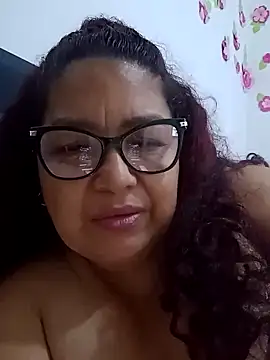 Snapshot of ladytropical1 chatting on 3, 10, 2025 ladytropical1 online show from 3, 10, 2025