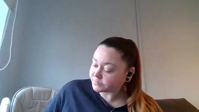 CurvyAlaya online show from 3, 2, 2026