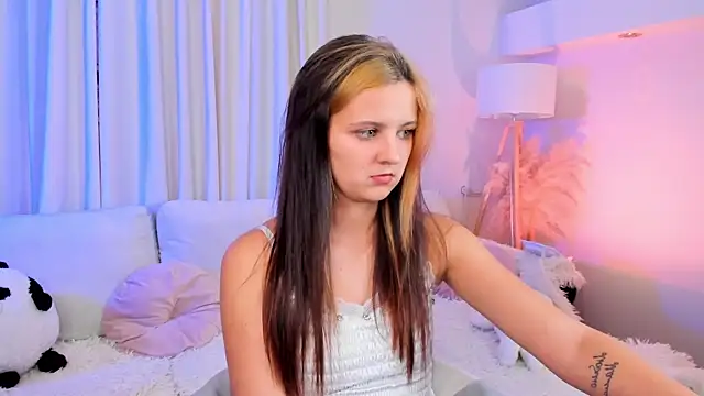 Snapshot of LilLisa chatting on 12, 10, 2025 LilLisa online show from 12, 10, 2025